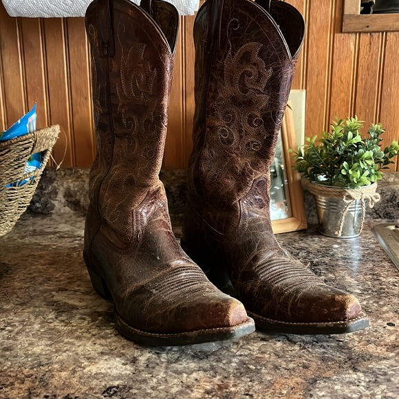 Ariat boots - Picture 2 of 5